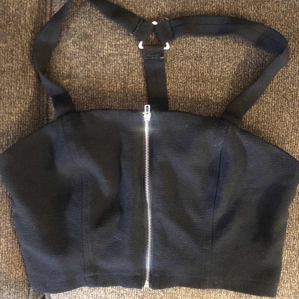 black zipper crop top